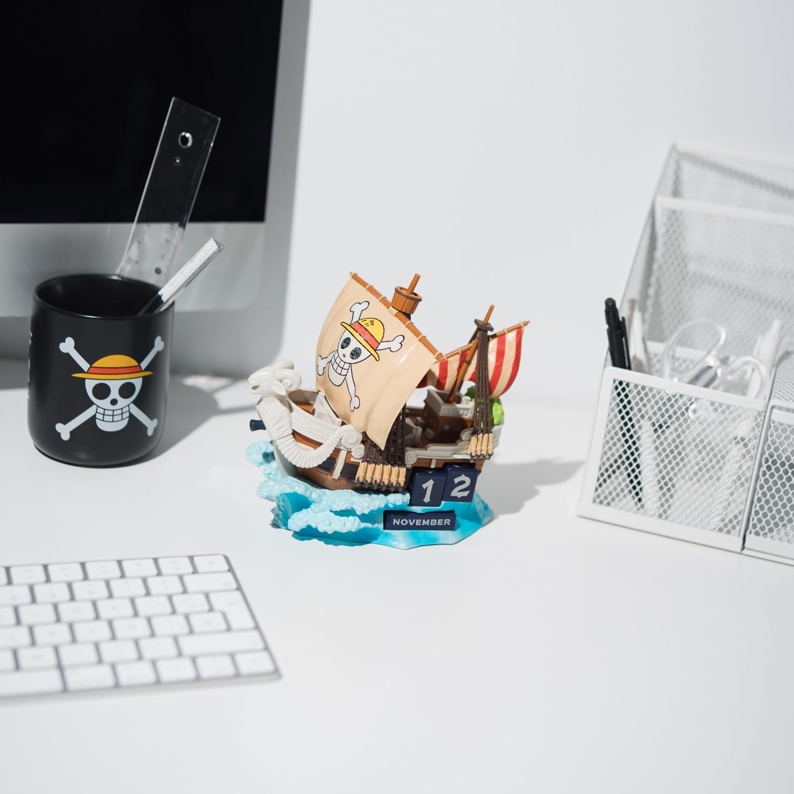 Grupo Erik One Piece Perpetual Calendar - Going Merry 3D Desk Calendar for Home Office 4