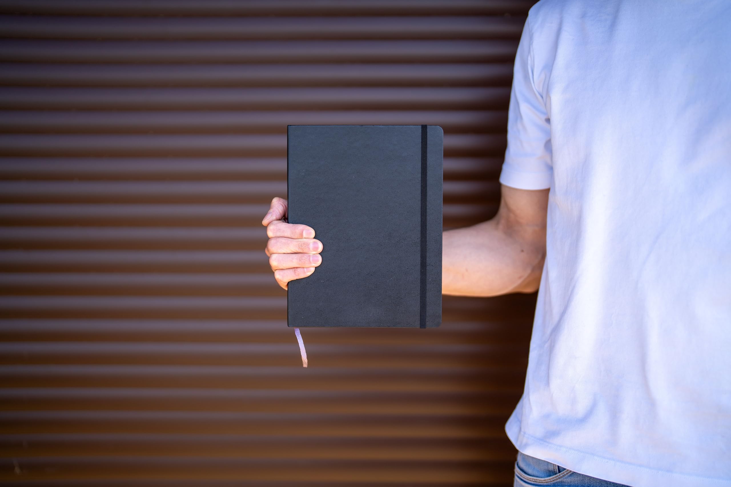 Moleskine Classic Notebook - Plain Pages | Hard Cover | Extra Large 19x25 cm | Scarlet Red 8
