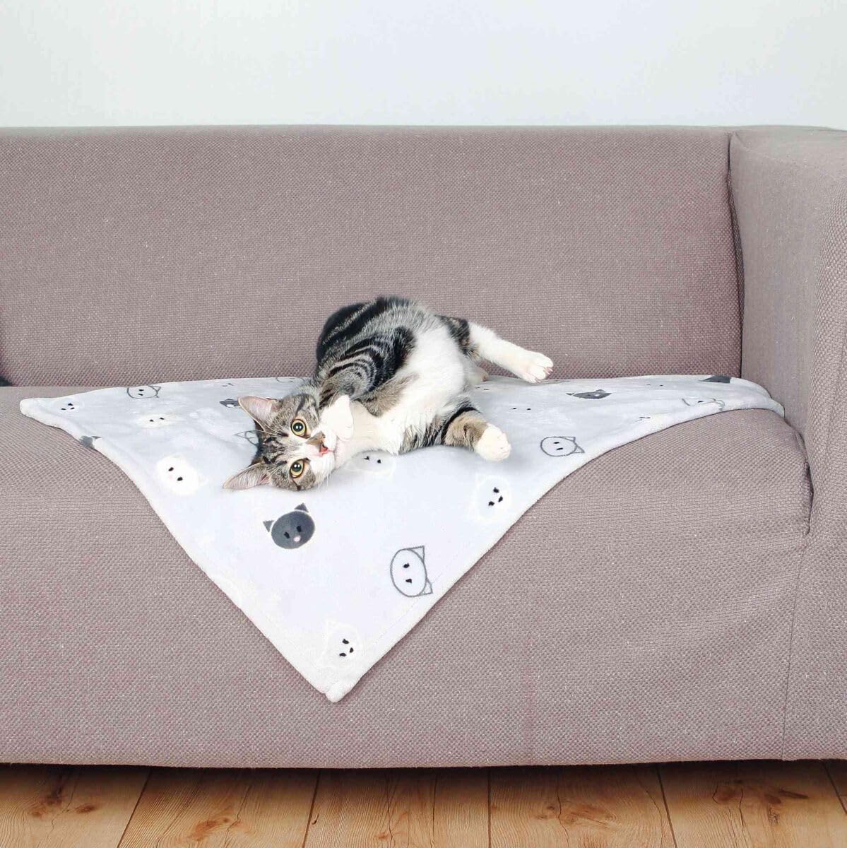 TRIXIE Mimi Pet Blanket - Soft Plush Comfort Throw | 70 x 50 cm Grey Cotton