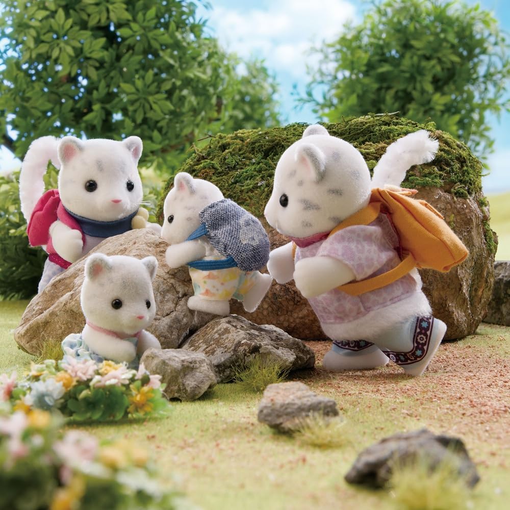 Sylvanian Families Snow Leopard Family Playset | Model 5814 | Ages 3+ 5
