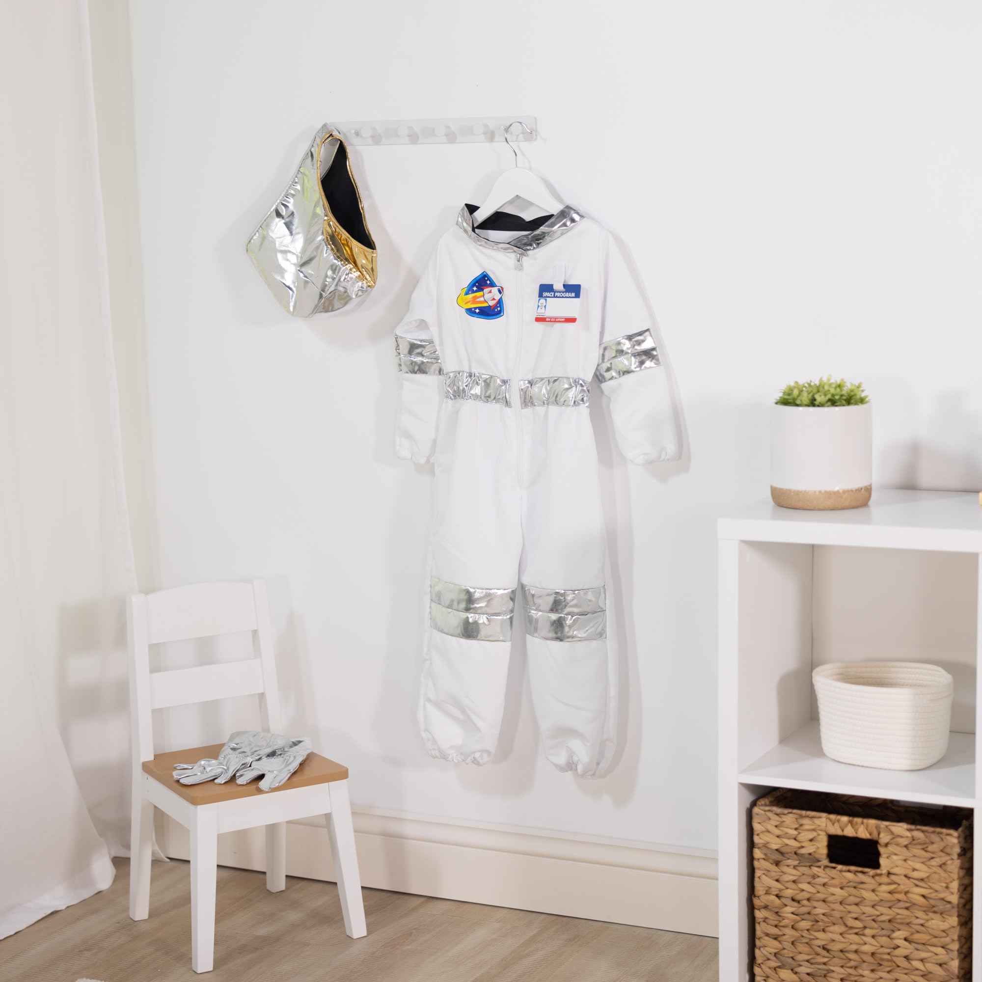 Melissa & Doug Astronaut Role-Play Costume Set - Ages 3-6 | Machine Washable | 4 Pieces 9