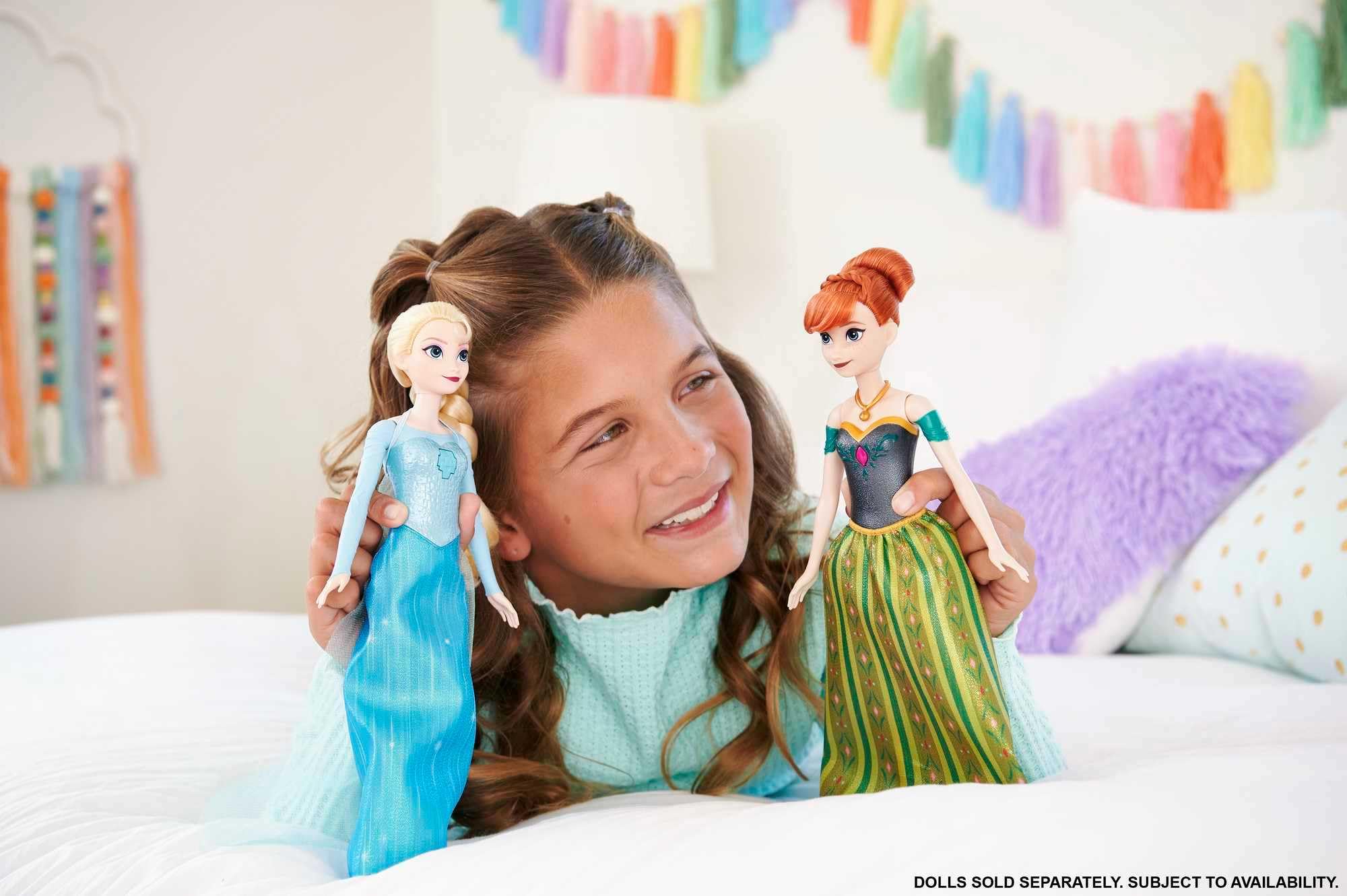 Disney Frozen Singing Anna Doll - Plays 'For the First Time in Forever' Song, Wears Signature Castle Outfit, Soft Brushable Hair, Ages 3+, HLW56