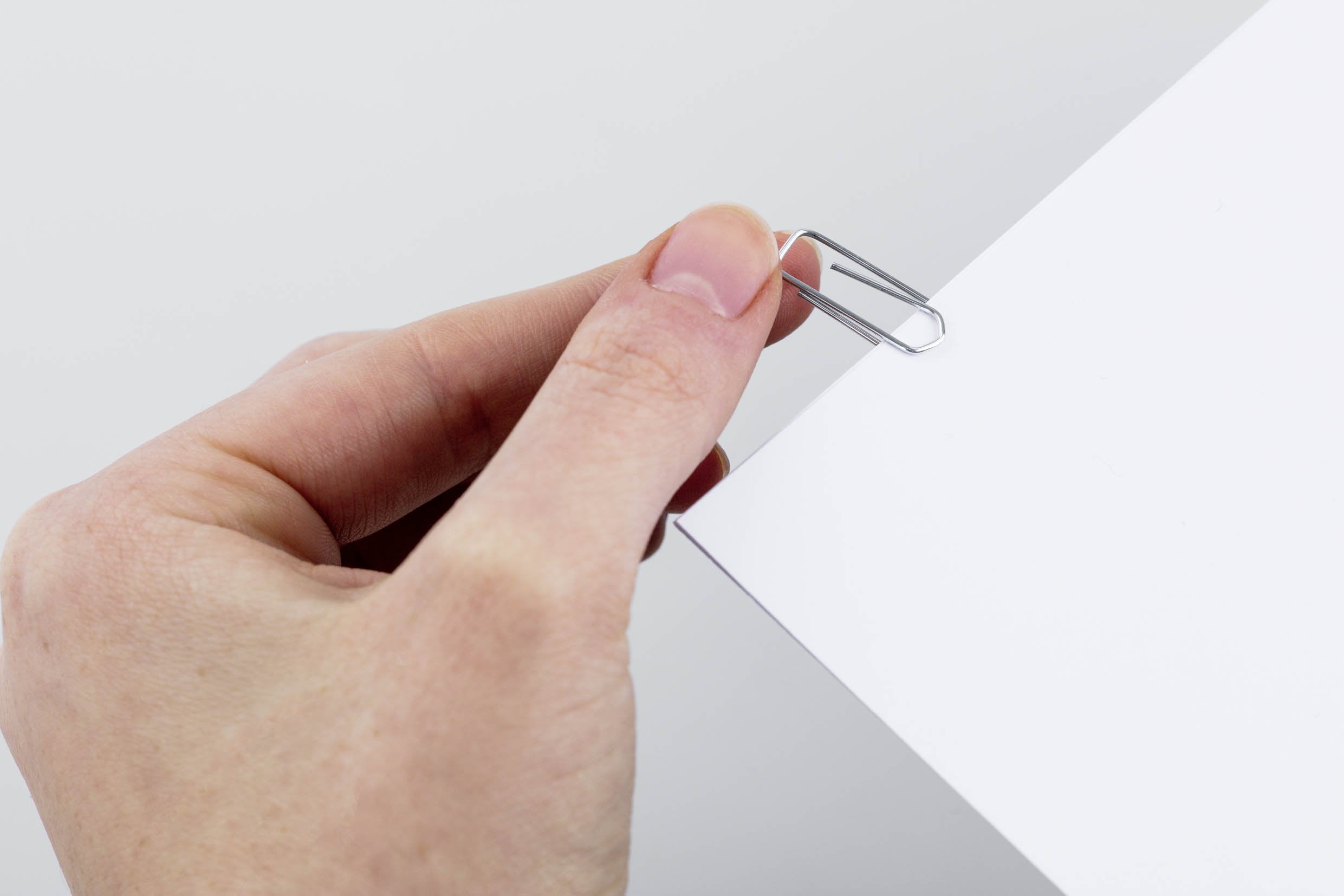 Durable Paper Clips - 32mm Zinc Plated | 1000 Count Box | Strong Grip for Documents 3