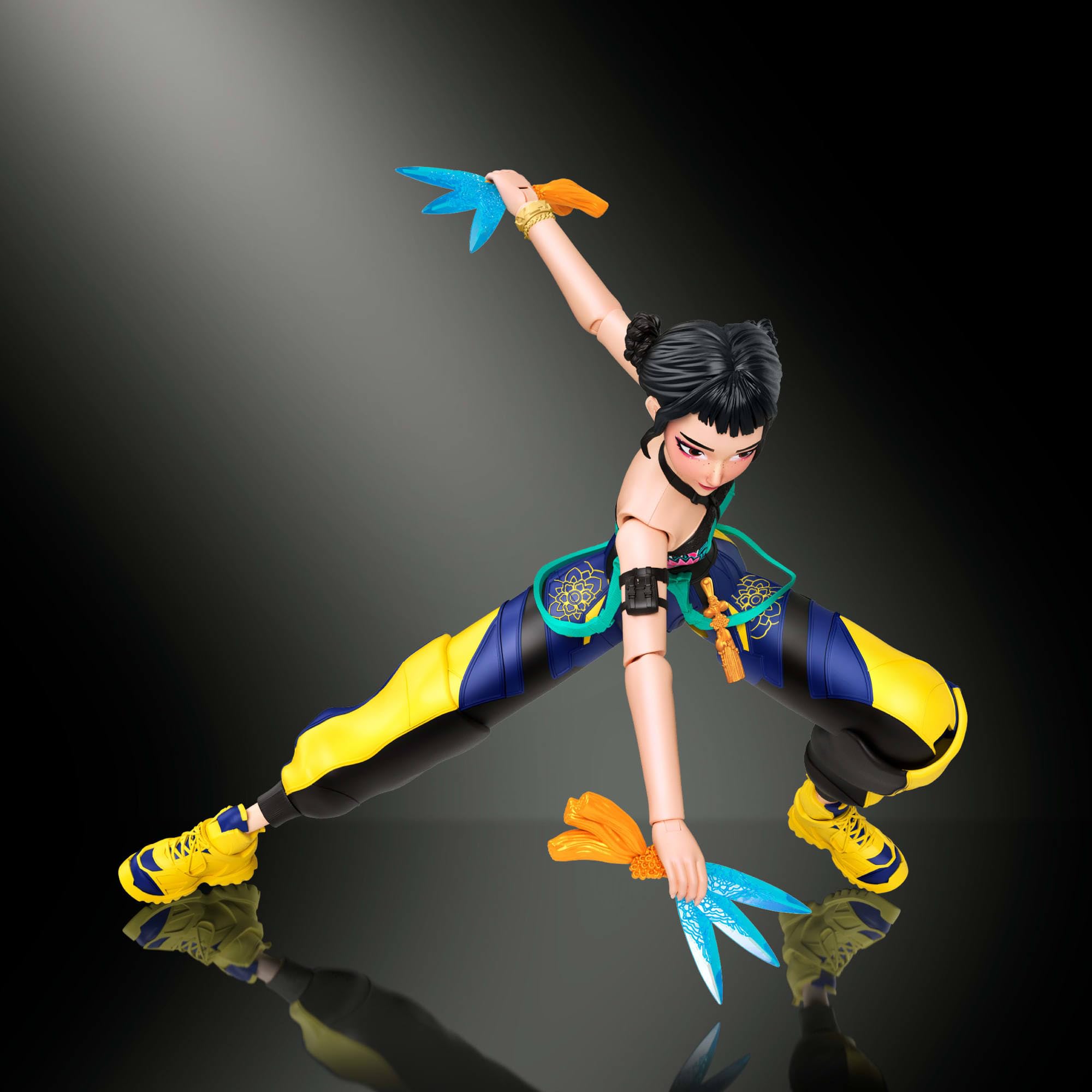 Mattel KPop Demon Hunters Zoey Action Figure - 5.6-Inch Scale, 20 Points of Articulation, Ages 4+ 3