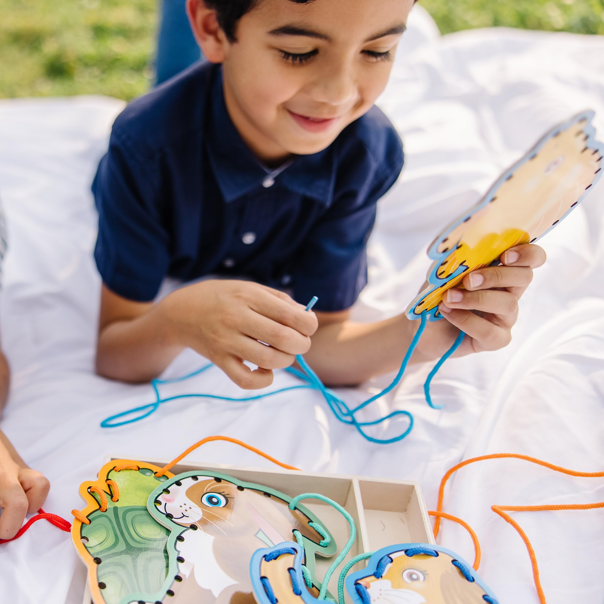 Melissa & Doug Wooden Panels & Laces - Pets | Fine Motor Skill Builder | Ages 3+ | Gift for Boy or Girl 5