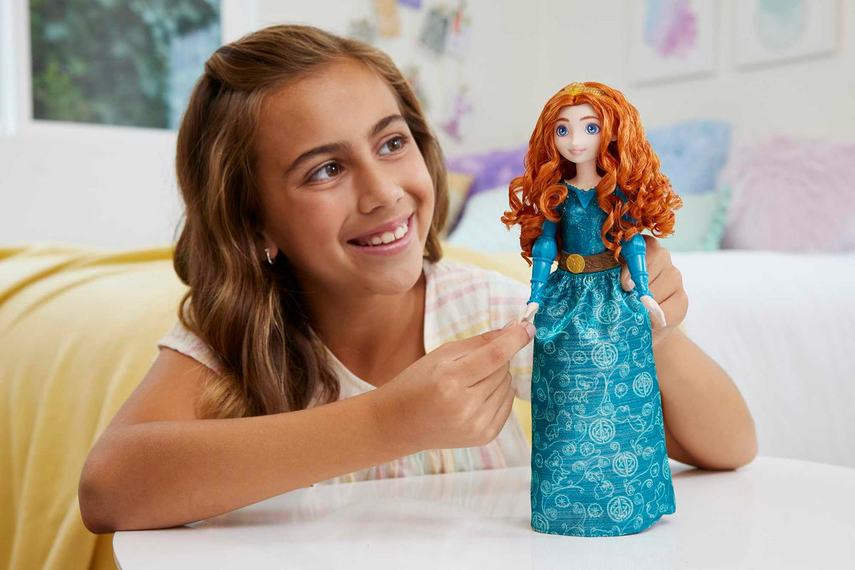 Mattel Disney Princess Merida Doll - Posable Fashion Doll with Sparkling Clothing & Accessories