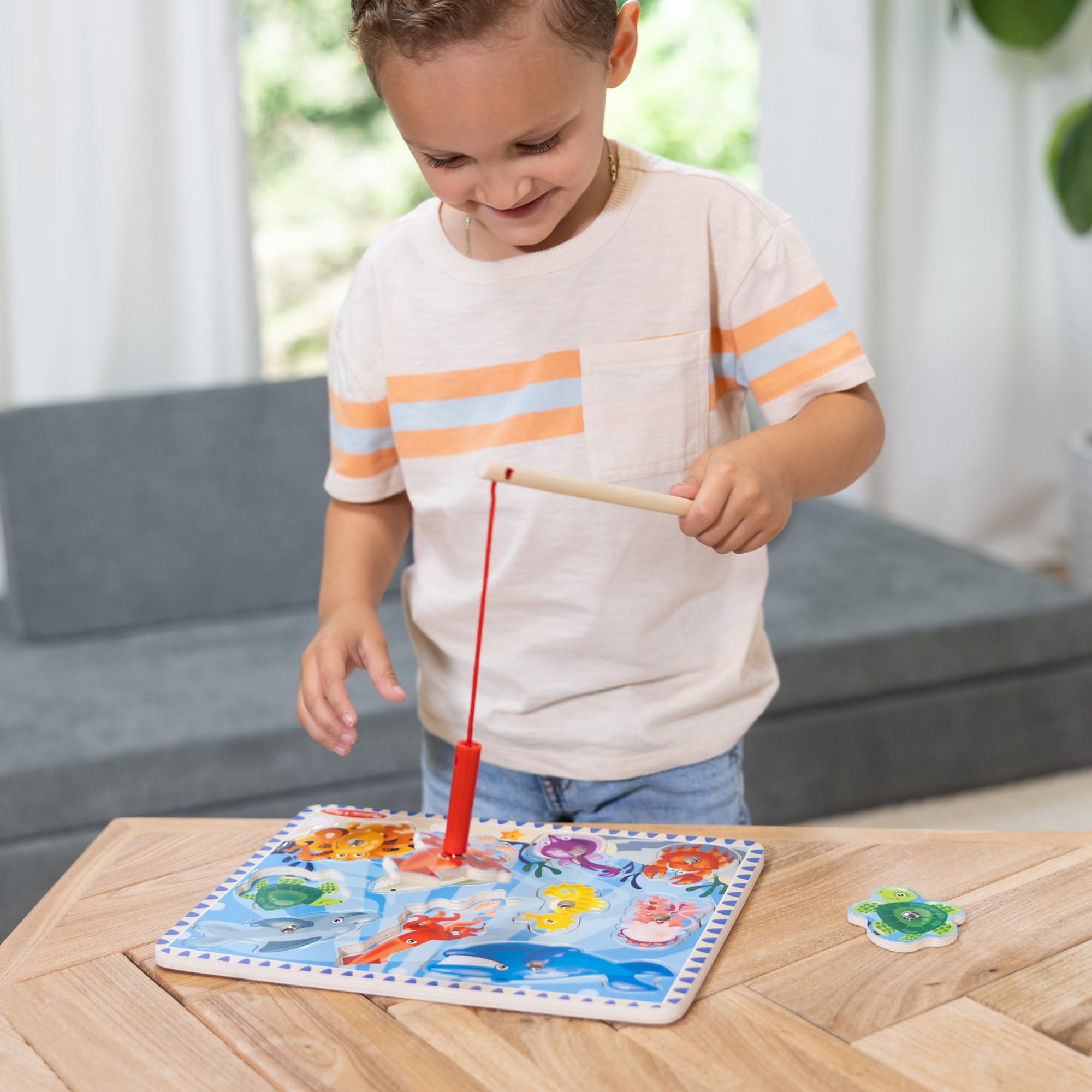Melissa & Doug Magnetic Wooden Fishing Game and Puzzle with 11 Pieces for Ages 3-5