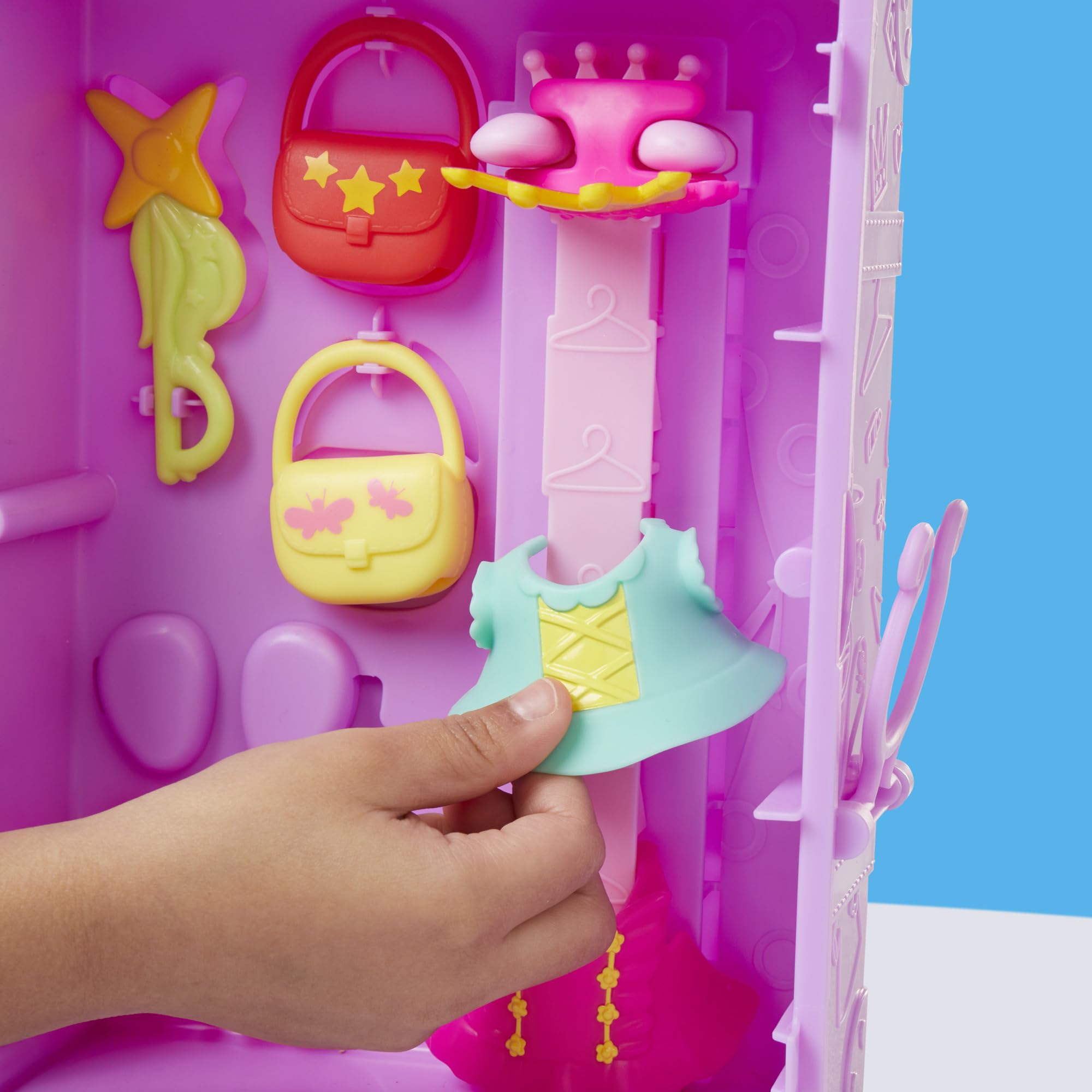 Peppa Pig Peppa's Dress-Up Wardrobe Playset - 15cm Figure | 14 Accessories | Ages 3+ 5
