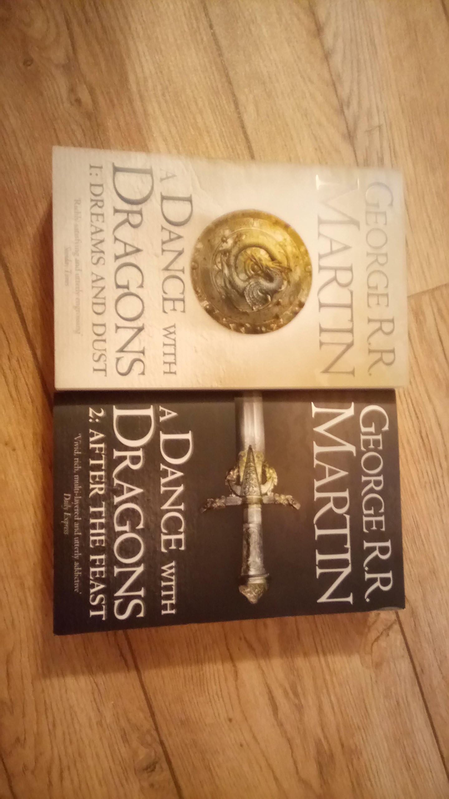 George R.R. Martin - A Song of Ice and Fire (1) – A Game of Thrones: Book 1 [Paperback] 7