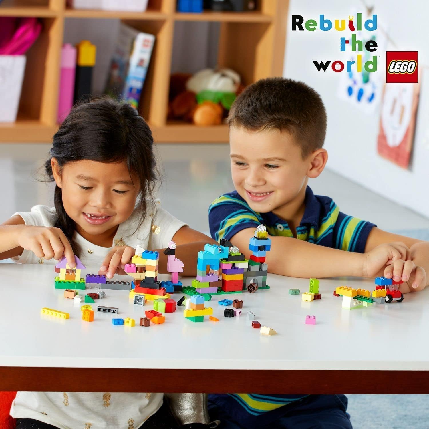 LEGO Classic Kreativ-Koffer 10713 – Tragbares Bauset für Kinder ab 4 Jahren