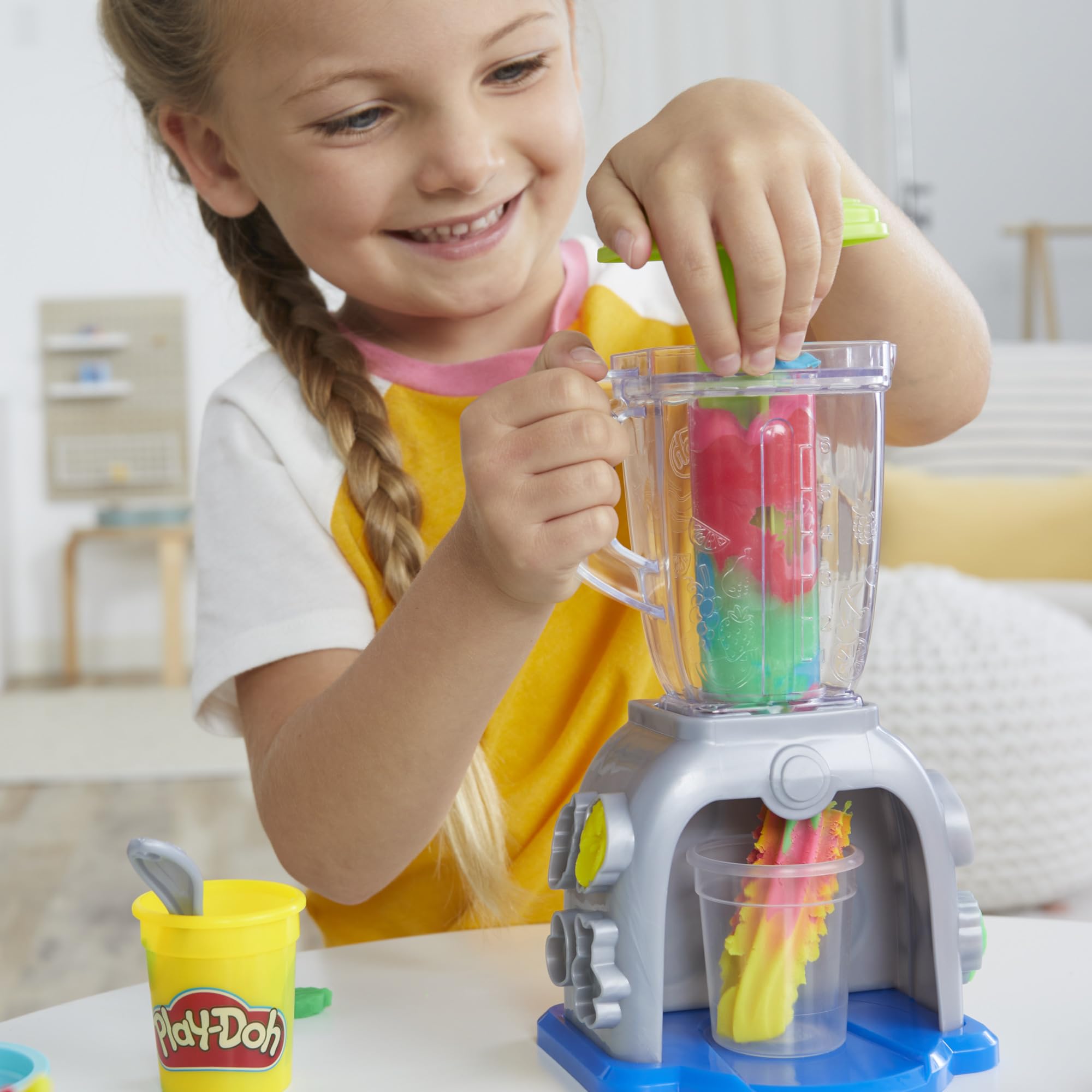Play-Doh Swirlin' Smoothies Toy Blender Playset | Creative Play for Ages 3+ | Includes 5 Cans Compound 9