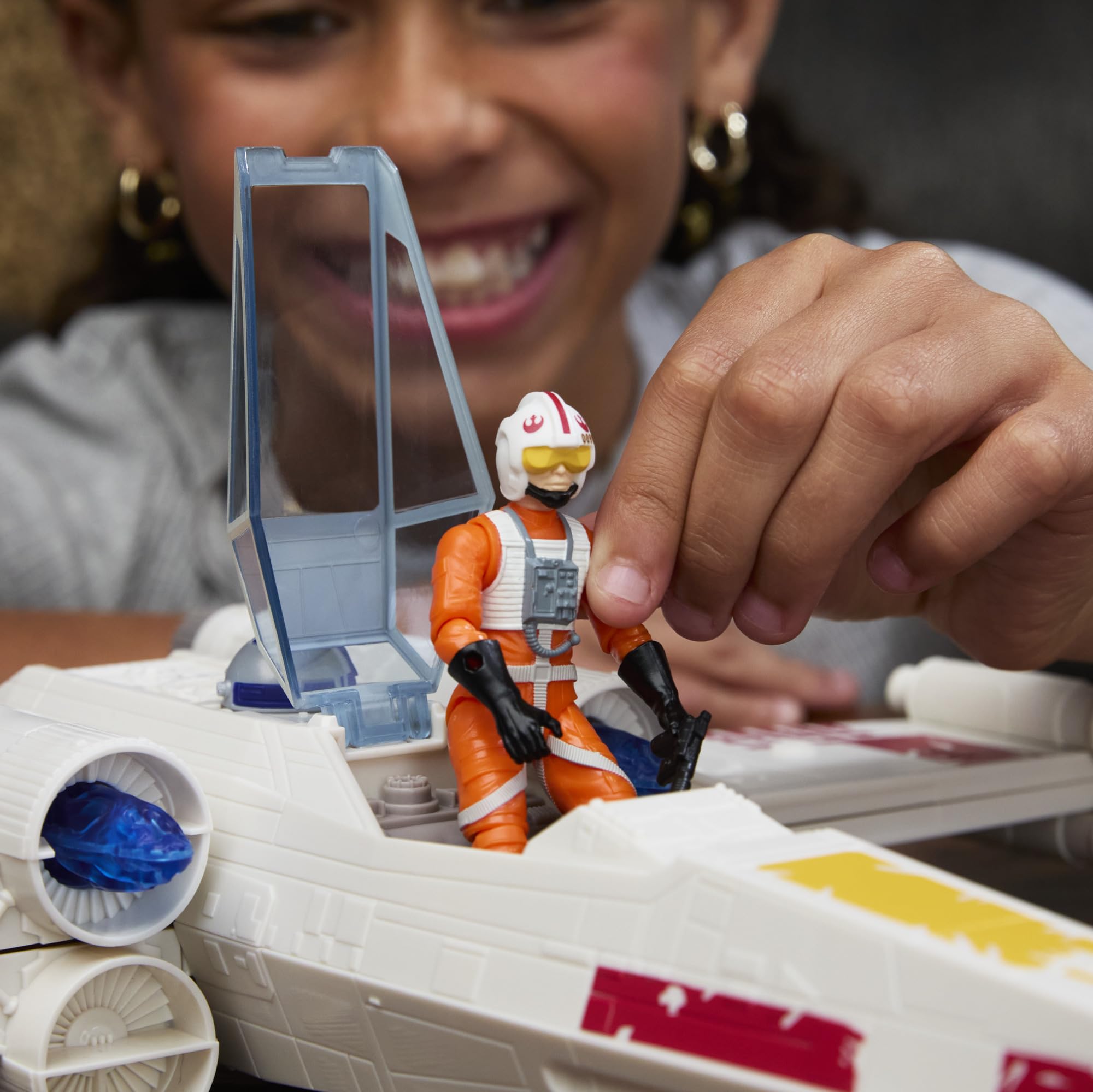 Star Wars Luke Skywalker's Force Strike X-wing with 4-Inch Figure | Ages 4+ 4