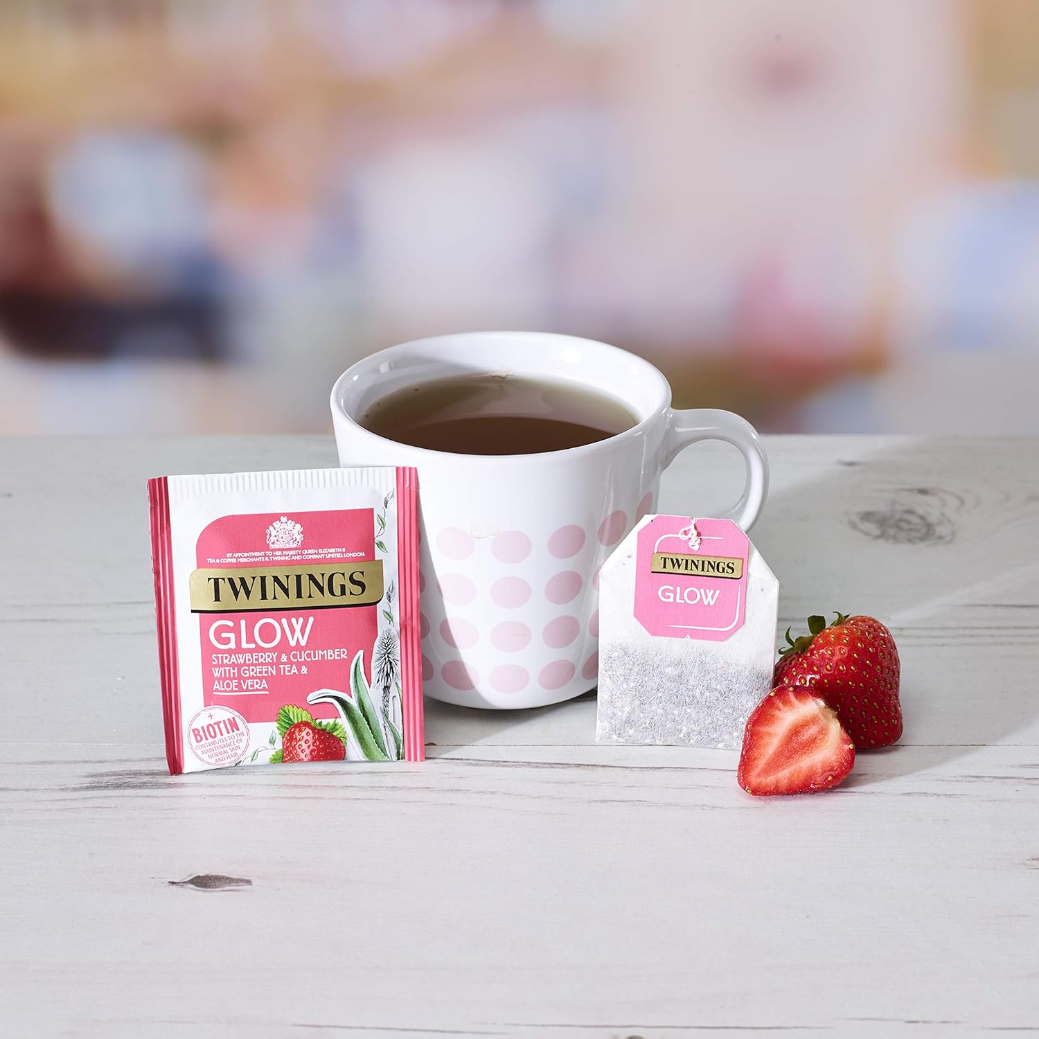 Twinings Superblends Glow Herbal Infusion with Strawberry, Cucumber, Green Tea & Aloe Vera (80 Teabags) 3