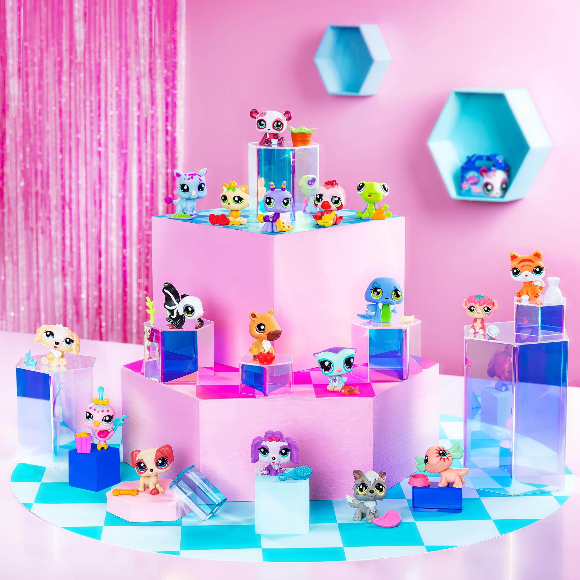 Littlest Pet Shop Series 3 Pet Surprise Blind Box Bundle - 18 Mini Figures with Accessories & Virtual Codes 4