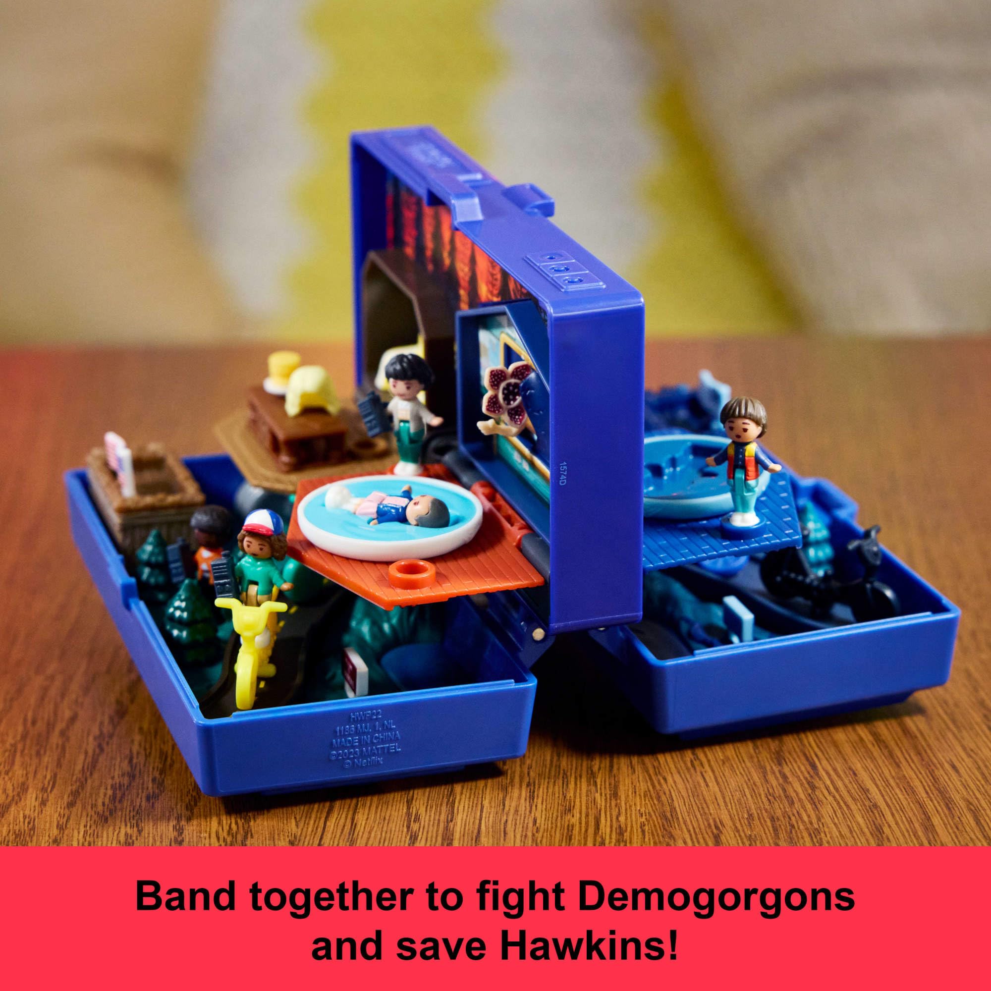Polly Pocket Stranger Things Collector Playset - Walkie Talkie Compact with 6 Character Dolls & 10 Accessories, Ages 4-10 3