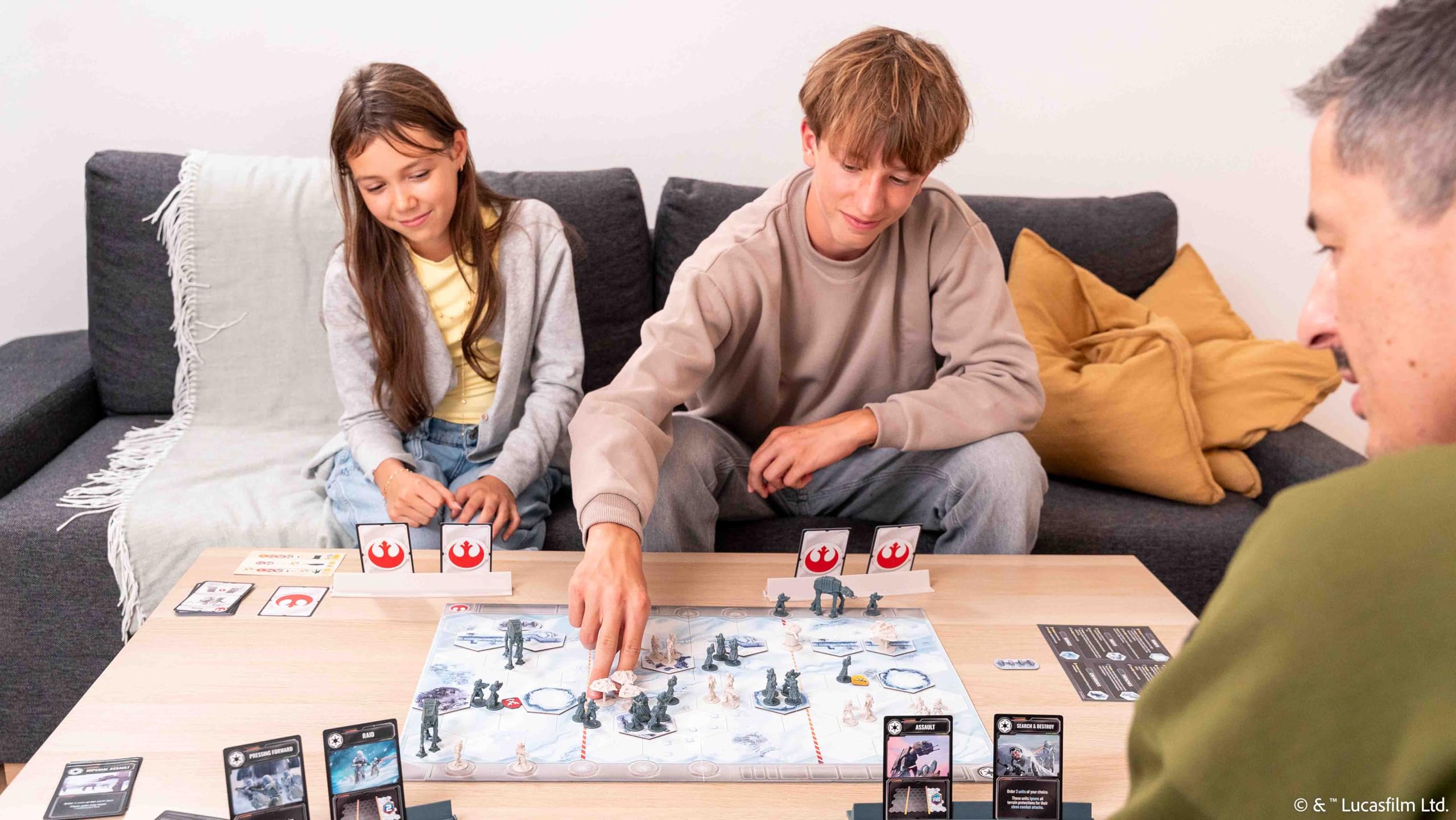 Asmodee Star Wars: Battle of Hoth Miniatures Board Game 3