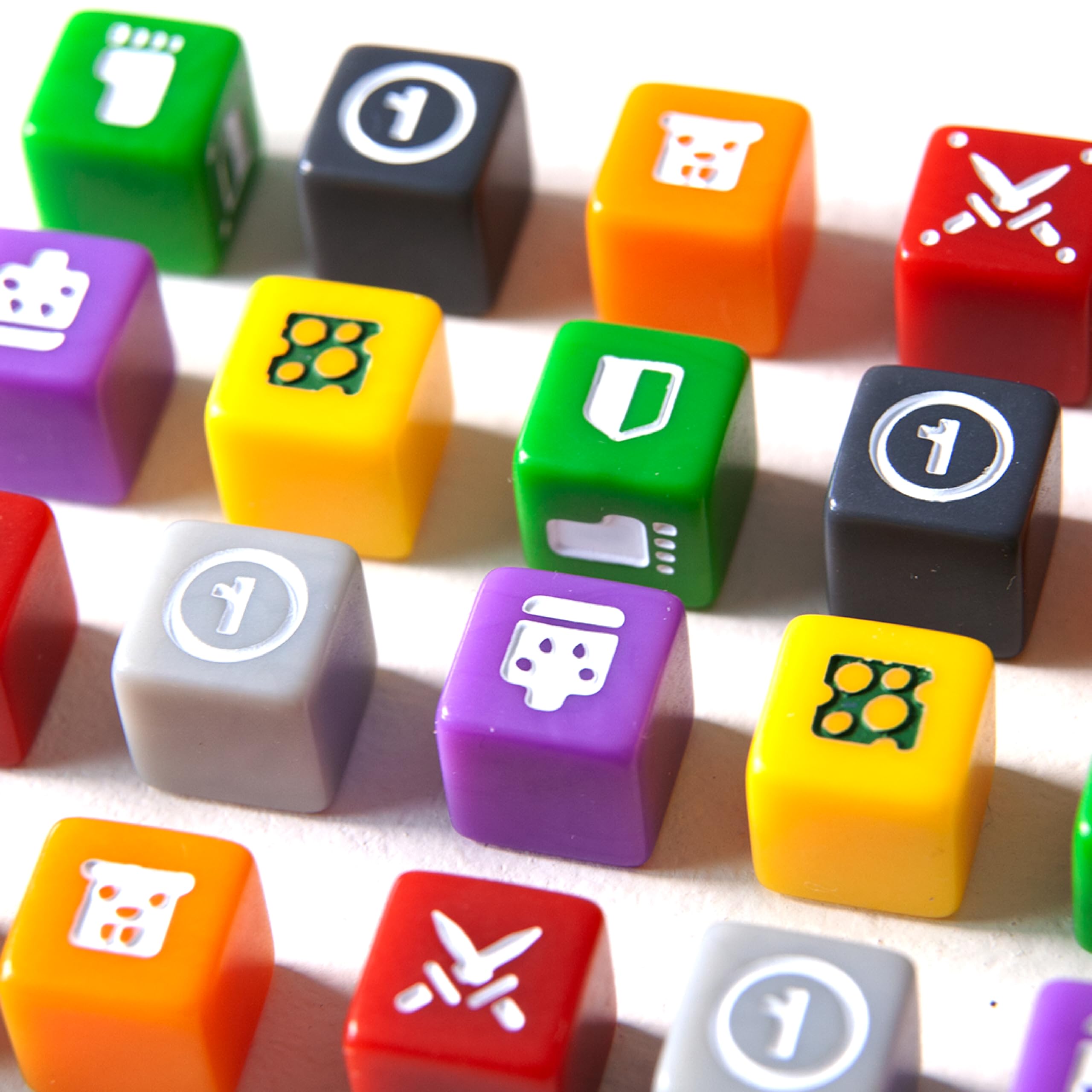 AEG Cubitos Board Game | Ages 14+ | 2 to 4 Players | Multicolor 5