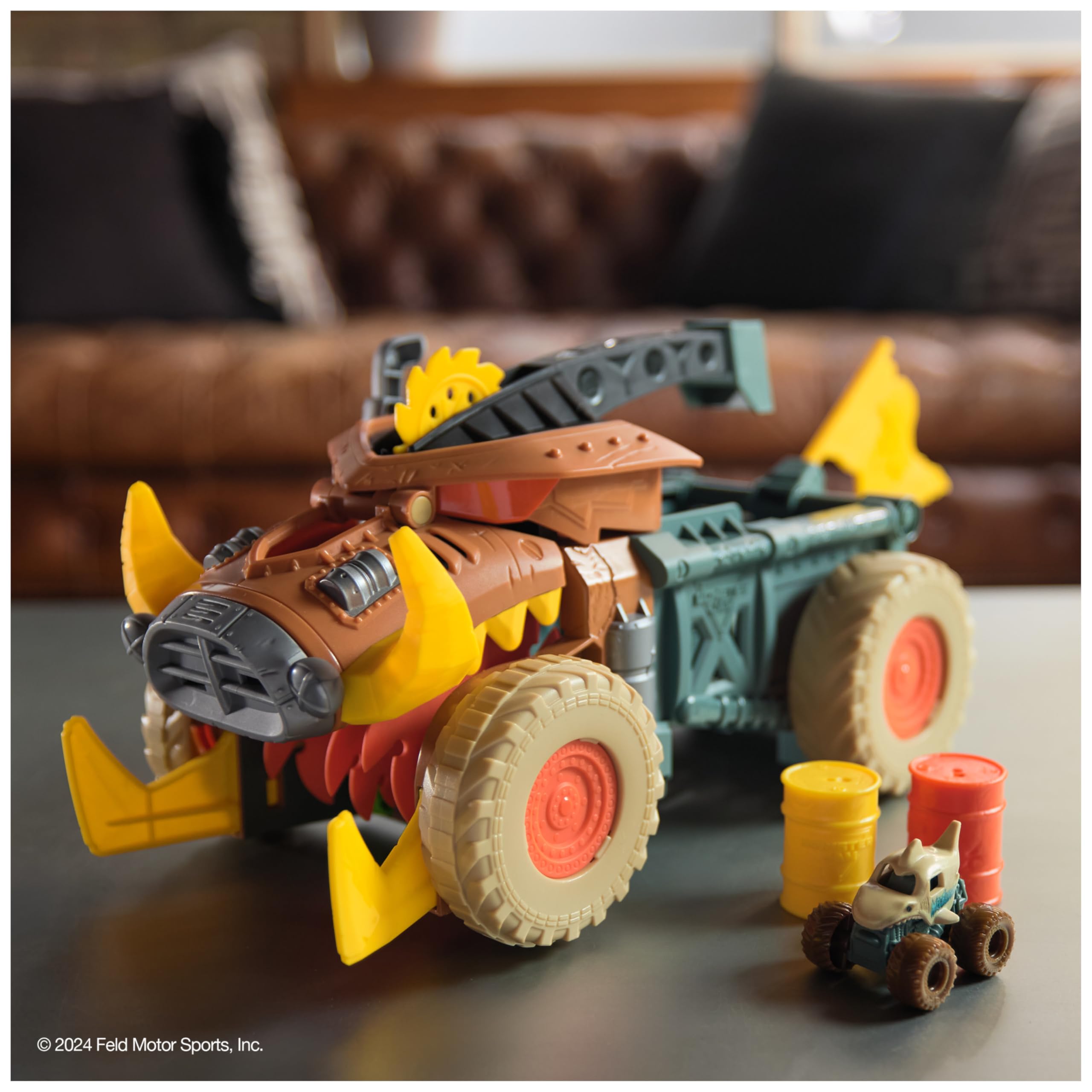 Monster Jam Mini Jams Megalodon Mad Hog Chomper Playset | 1:87 Scale Truck & Barrels 5
