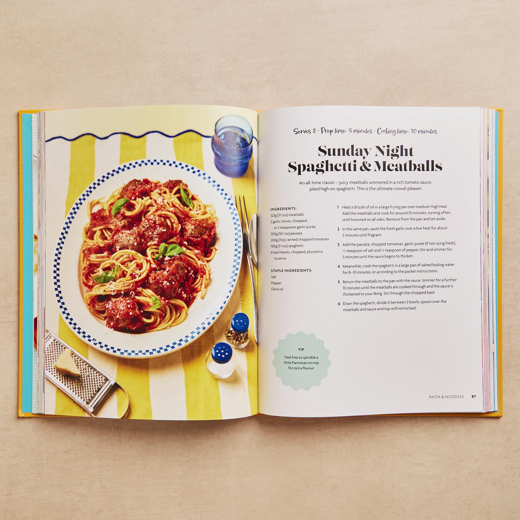 Fitwaffle's Easy 6: The ALL NEW collection of 100 super simple sweet and sa | Hamlyn | Hardcover 4
