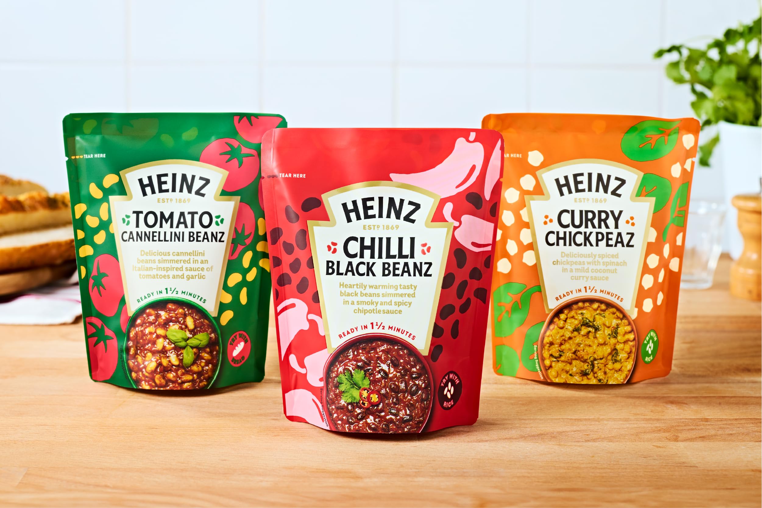 HEINZ Harissa Chickpeas with Peppers and Garlic - Instant Meal for One | Ready in 1.5 Mins | Source of Protein 6
