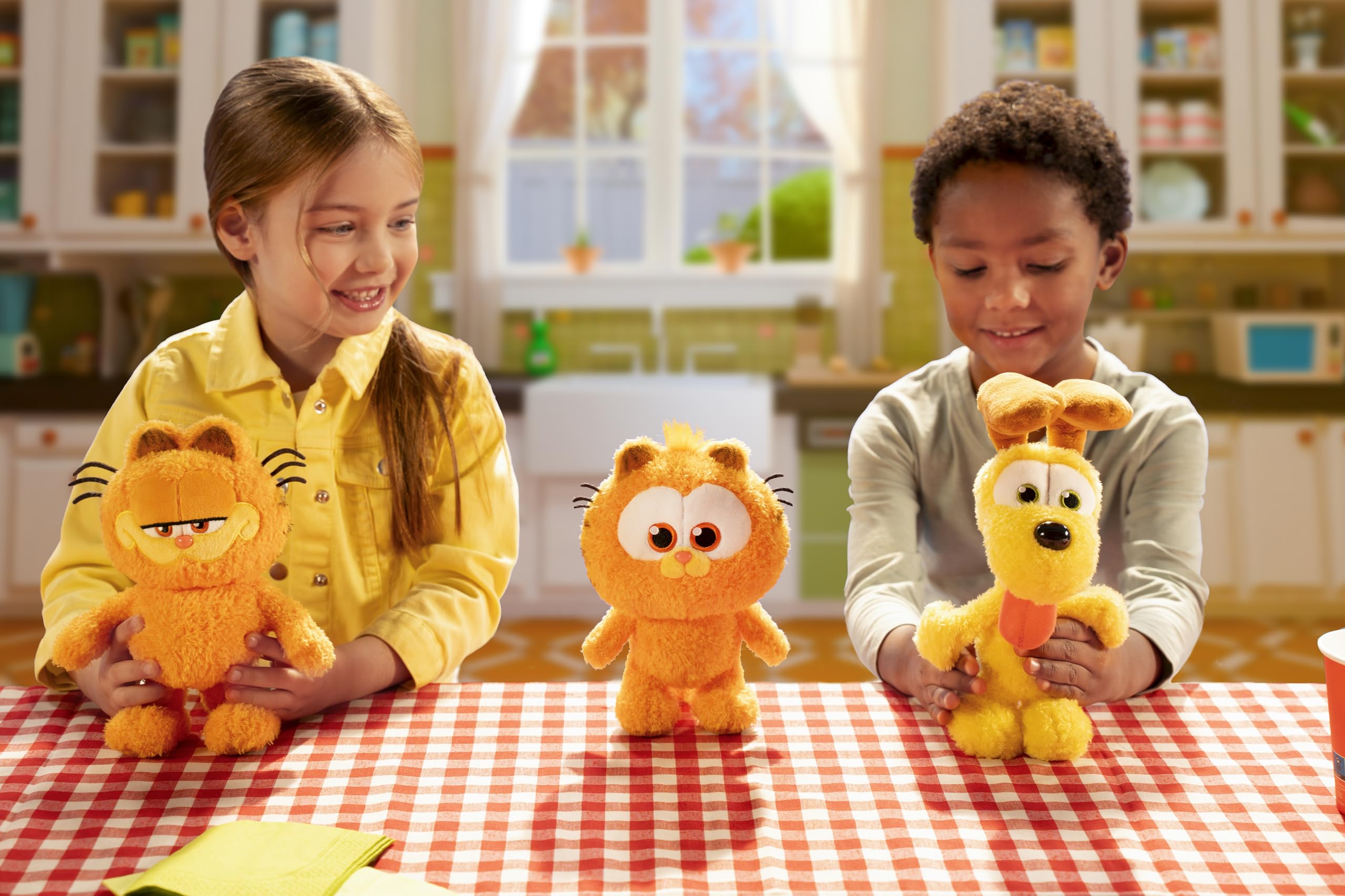 Animagic The Garfield Movie Odie Classic 8' Stuffed Plush Toy | Ages 3+ 5