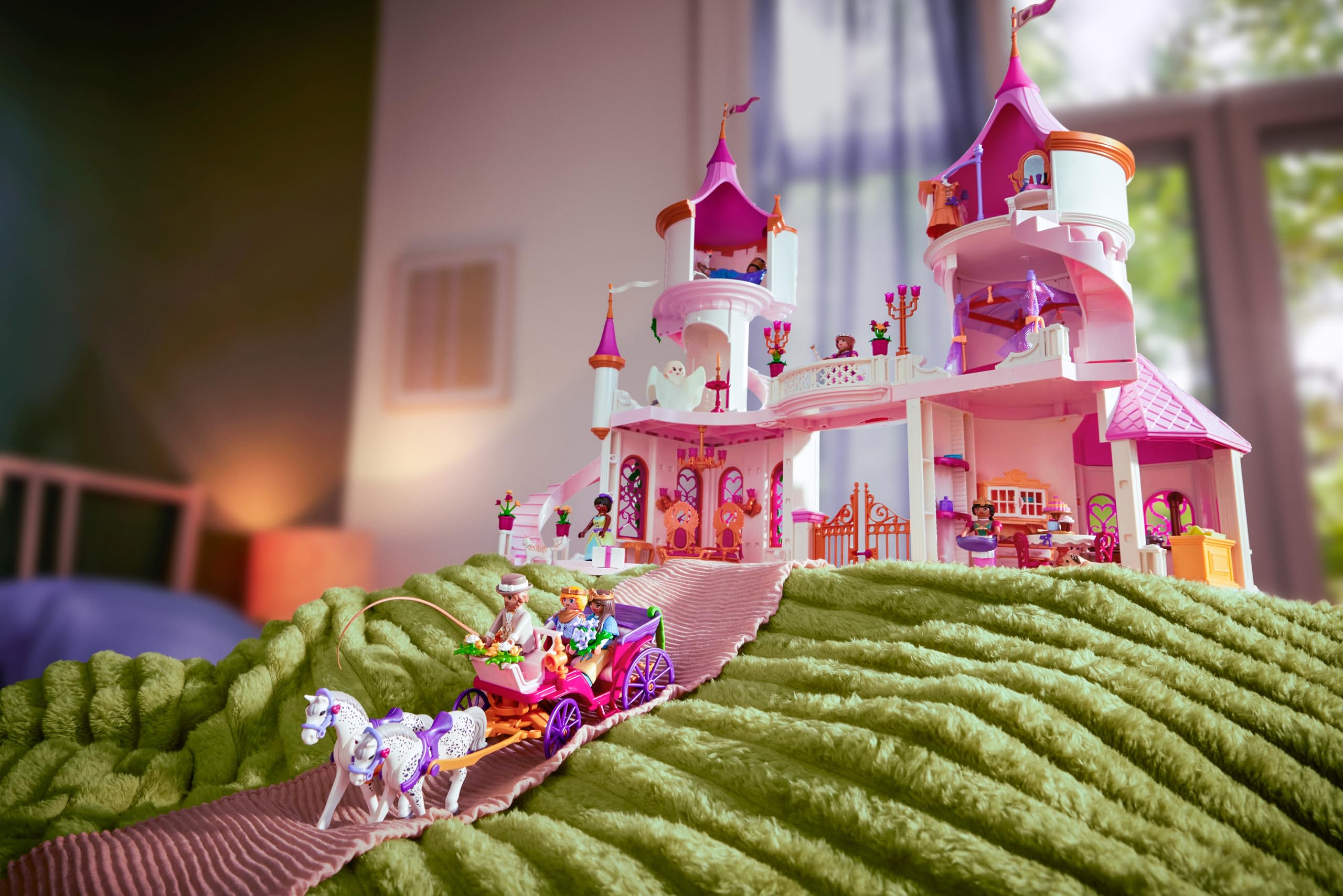 Playmobil Royal Carriage Ride with Princess and Prince Playset | Unisex Children | Ages 3+ 7