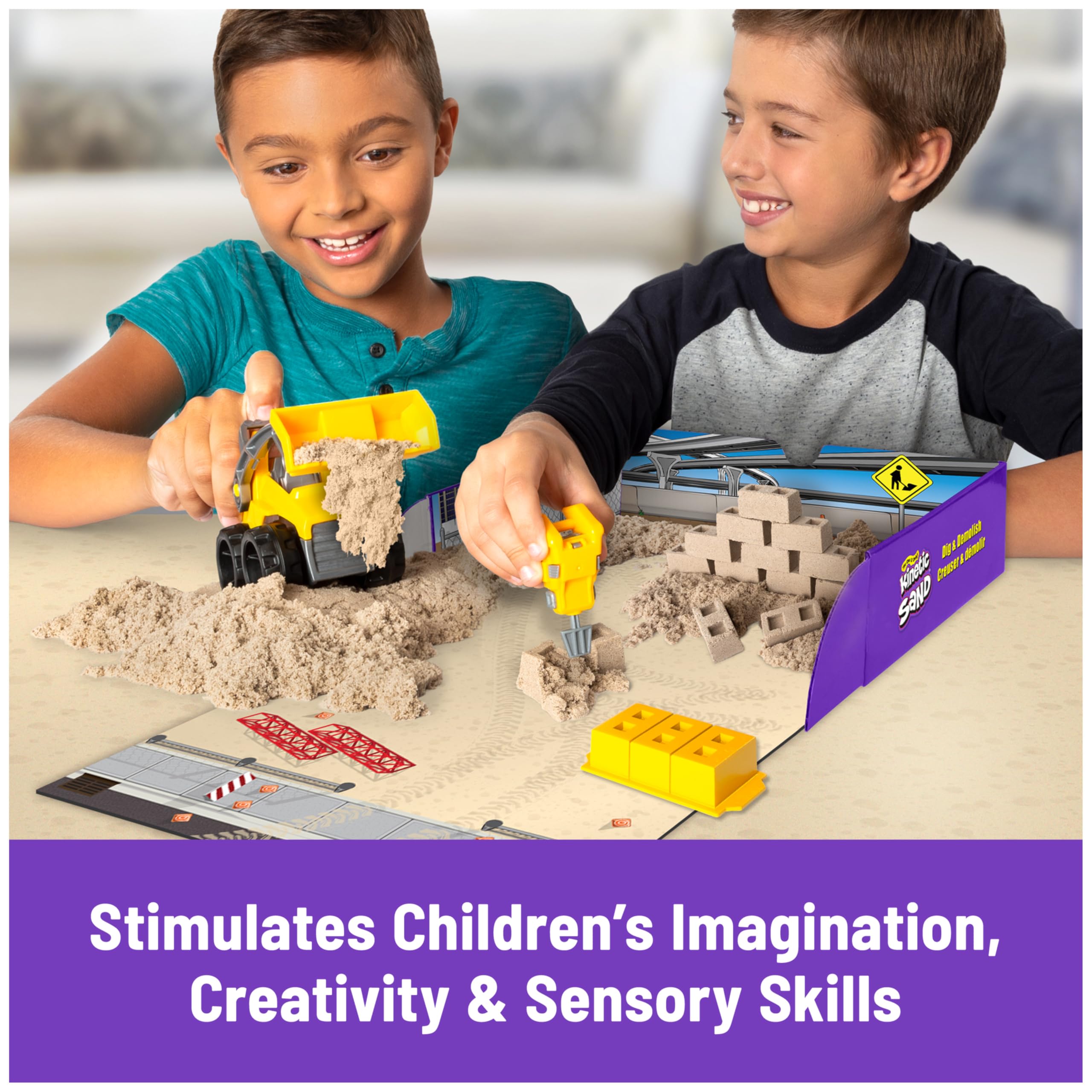 Kinetic Sand Dig & Demolish Truck Playset with 453 g of Kinetic Sand | Ages 3+