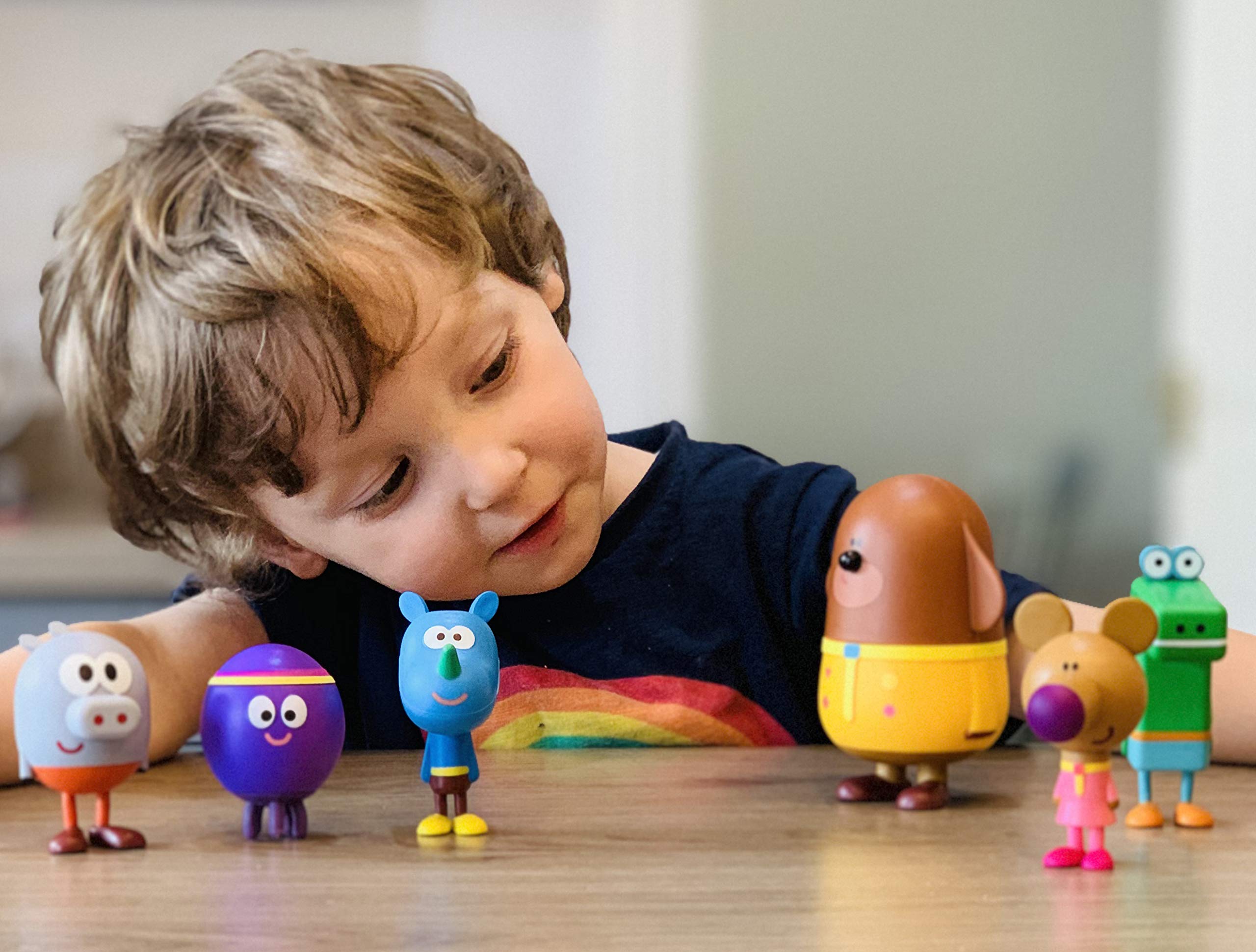 Hey Duggee 1870R Squirrel Figurine Playset - 6-Piece Plastic Figure Set for Kids 3+ 4