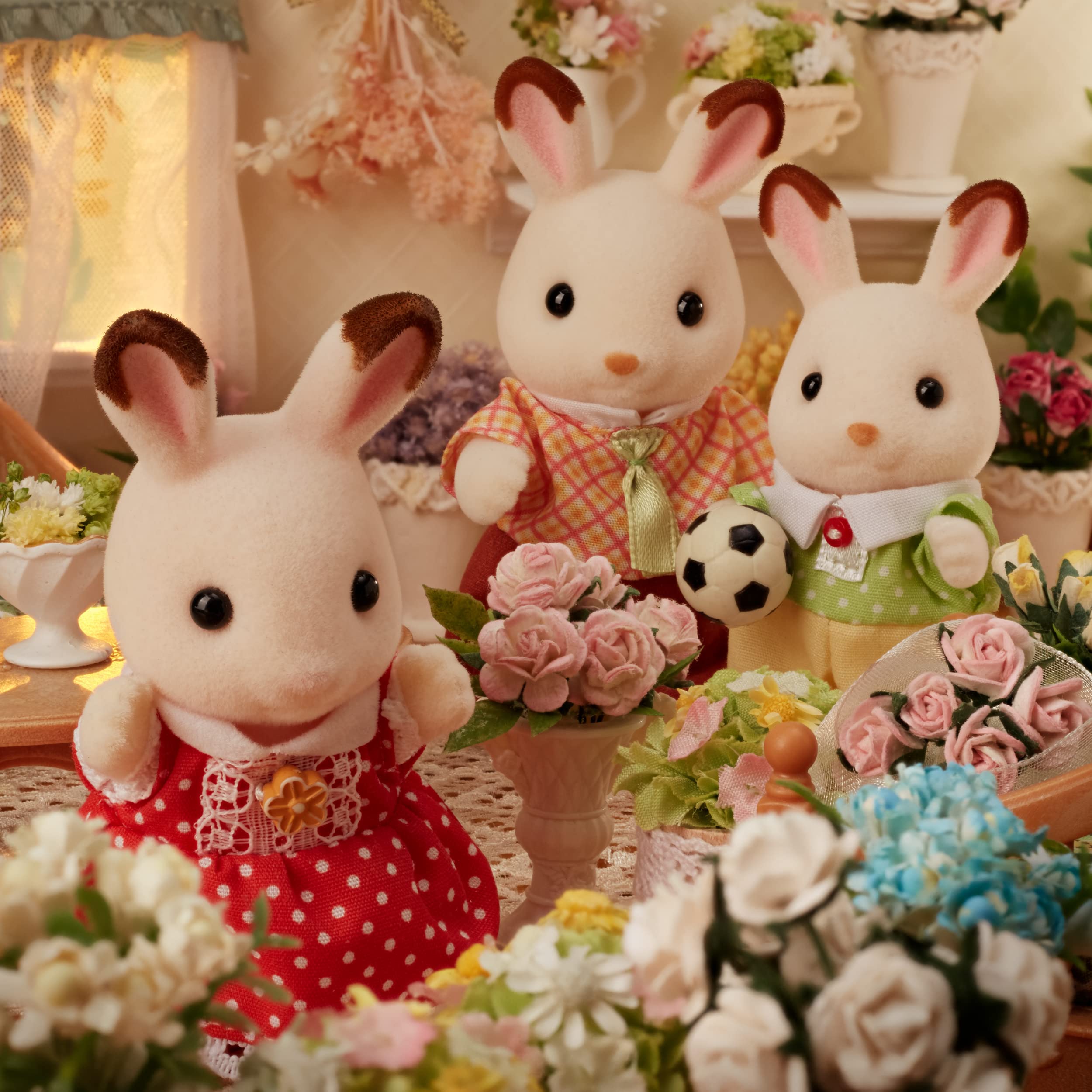 Sylvanian Families Chocolate Rabbit Family Doll Set - Articulated Figures with Removable Clothes 3