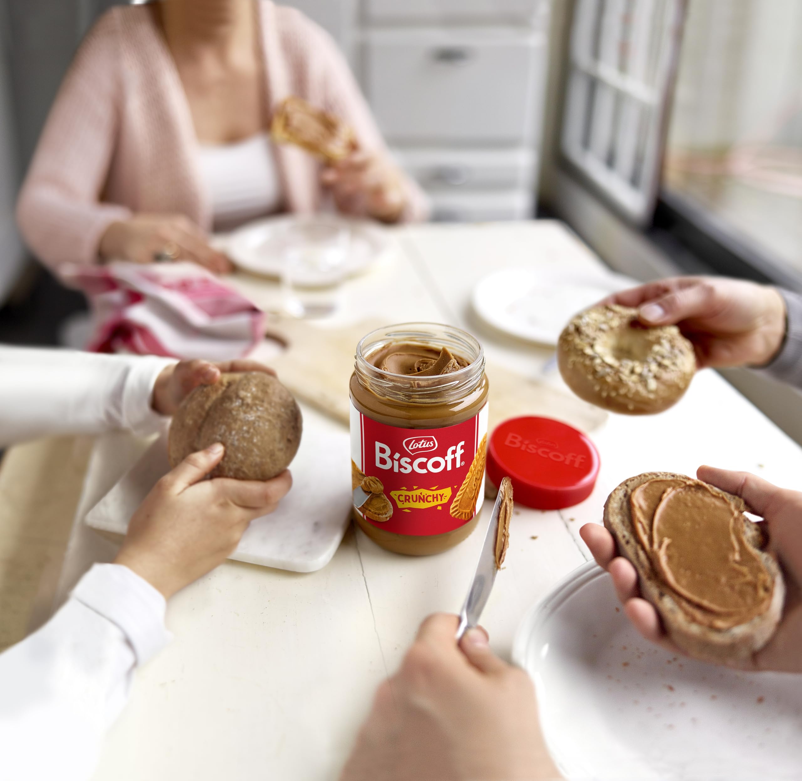 Biscoff - Lotus Biscoff Crunchy Sweet Spread, Caramelised Biscuit Flavour, 700g 4