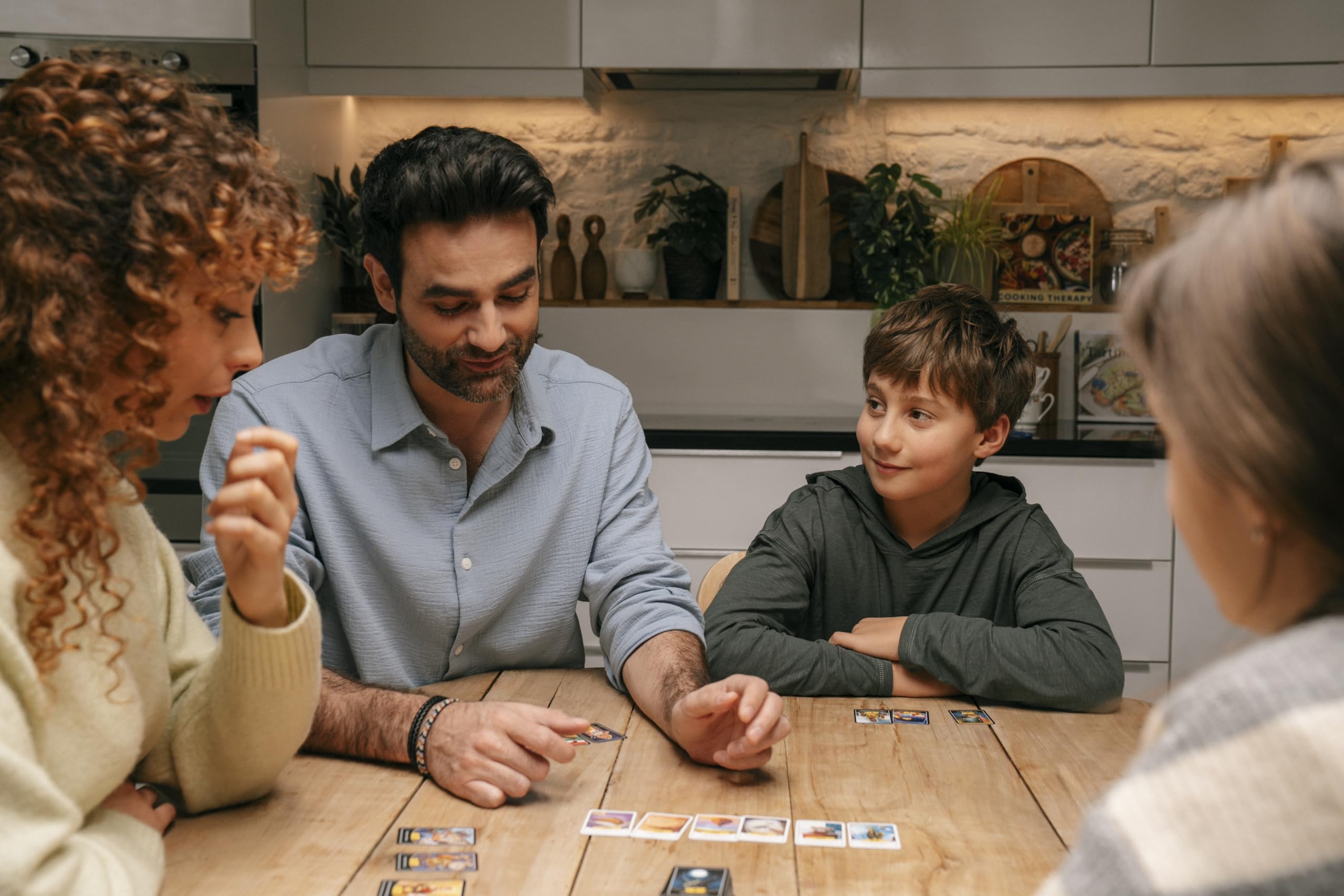 Asmodee Timeline Family Trivia Card Game | Ages 8+ | 2-6 Players | 15 Min 4