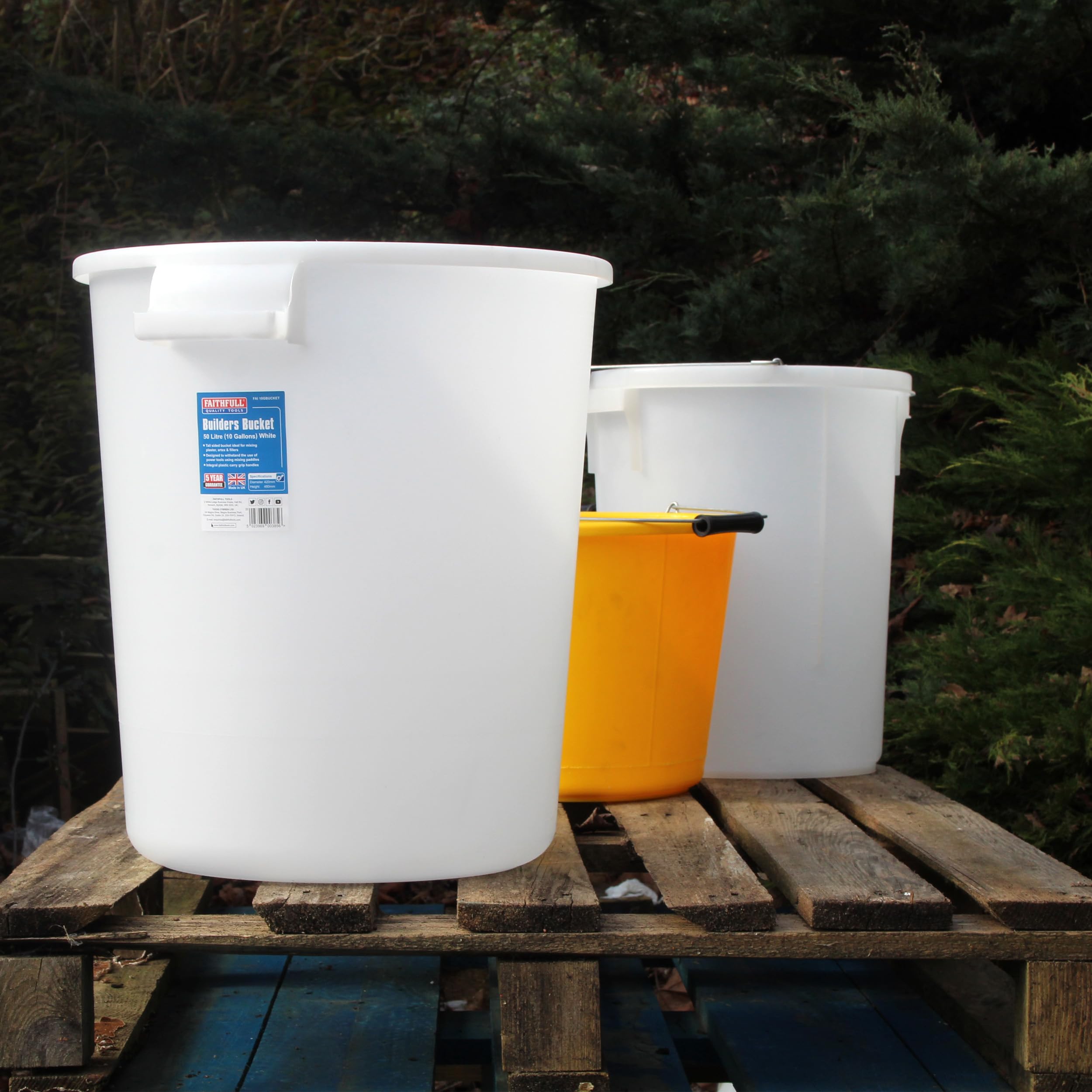 Faithfull 50 Litre Builders Bucket - White | Durable Plastic Construction | Ergonomic Design 4