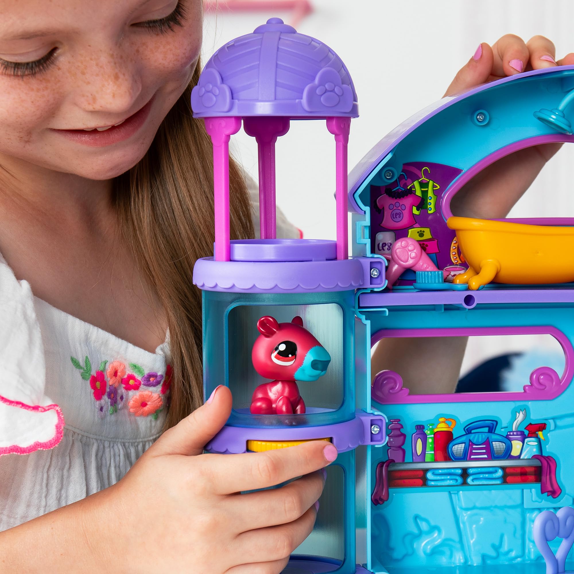 Littlest Pet Shop Series 2 Pet Shop Playset - With 2 Mini Pets & 20 Accessories 7