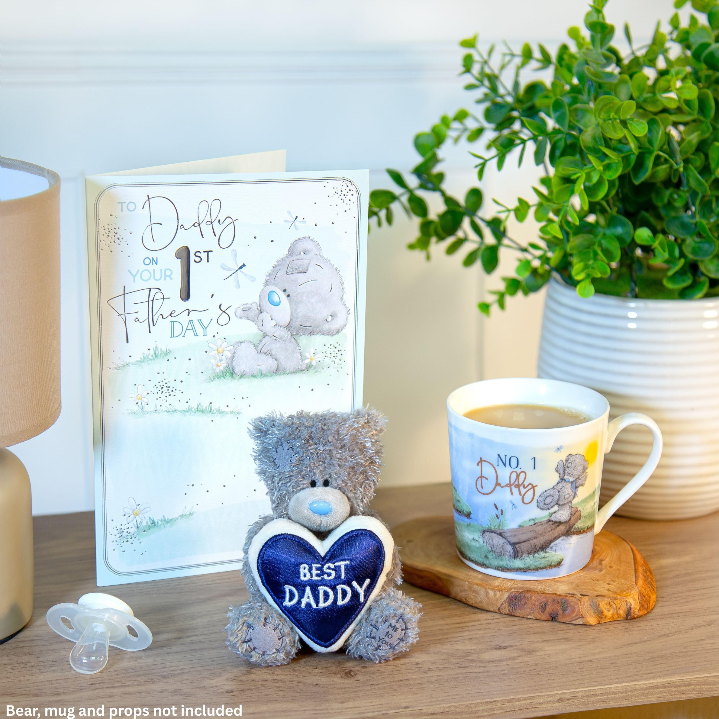 Me To You Bear Tiny Tatty Teddy First Father's Day Card | 6 x 9 Inches | Gold Lettering