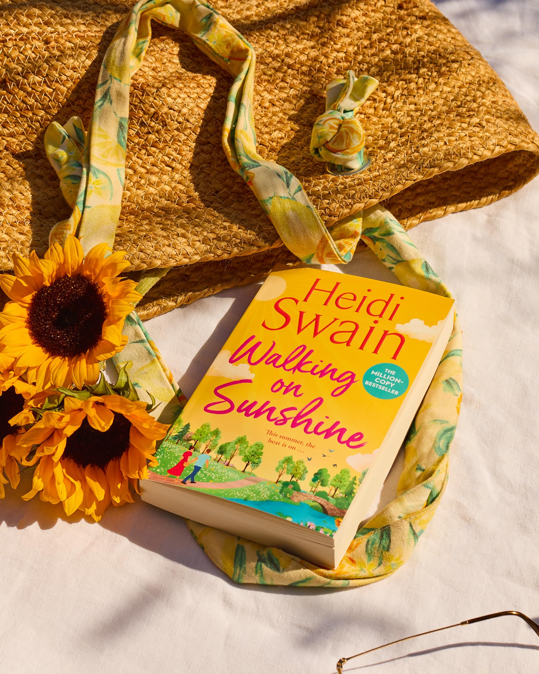Heidi Swain - Walking on Sunshine | Contemporary Fiction Paperback