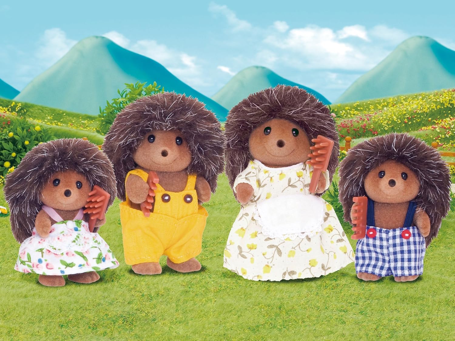 Sylvanian Families Hedgehog Family - 4-Piece Posing Playset with Removable Clothing 3